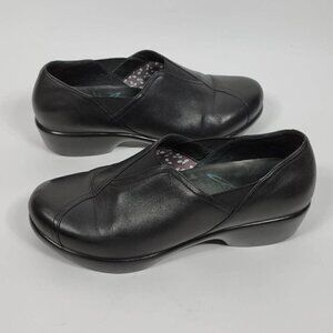 Dansko Black Leather Shoes #153  Size EU 40 (US 9.5-10)